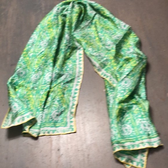 Stunning Silk Verra scarf💚 - Picture 8 of 10
